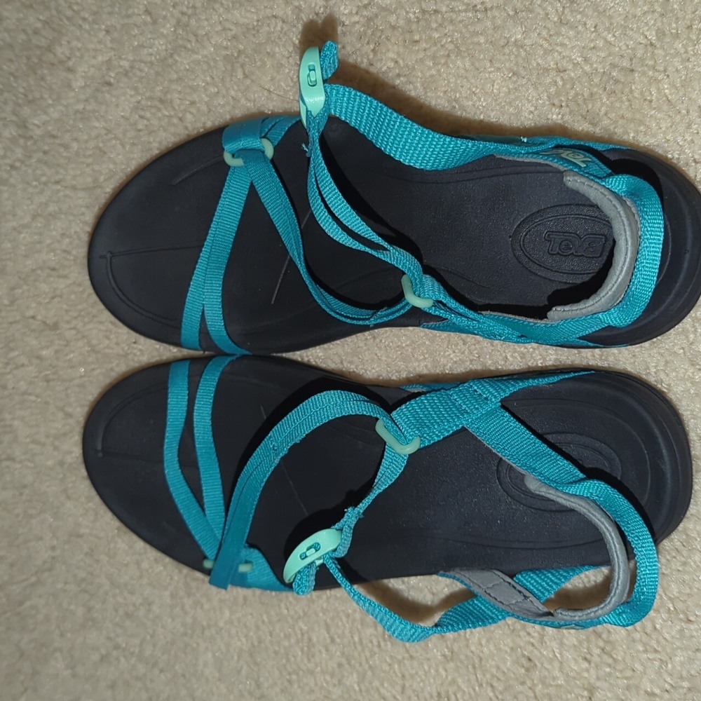 Teva Sandals Women's 8 Teal